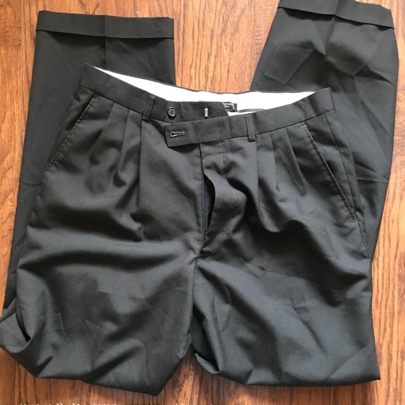 Enrico Gelini 3 Button 42L Full Suit - Picture 6 of 9